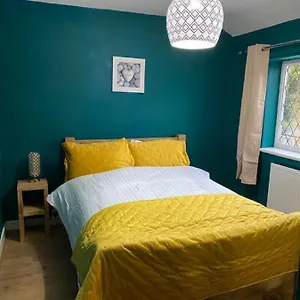Ideal Abode Greenfields Holiday home